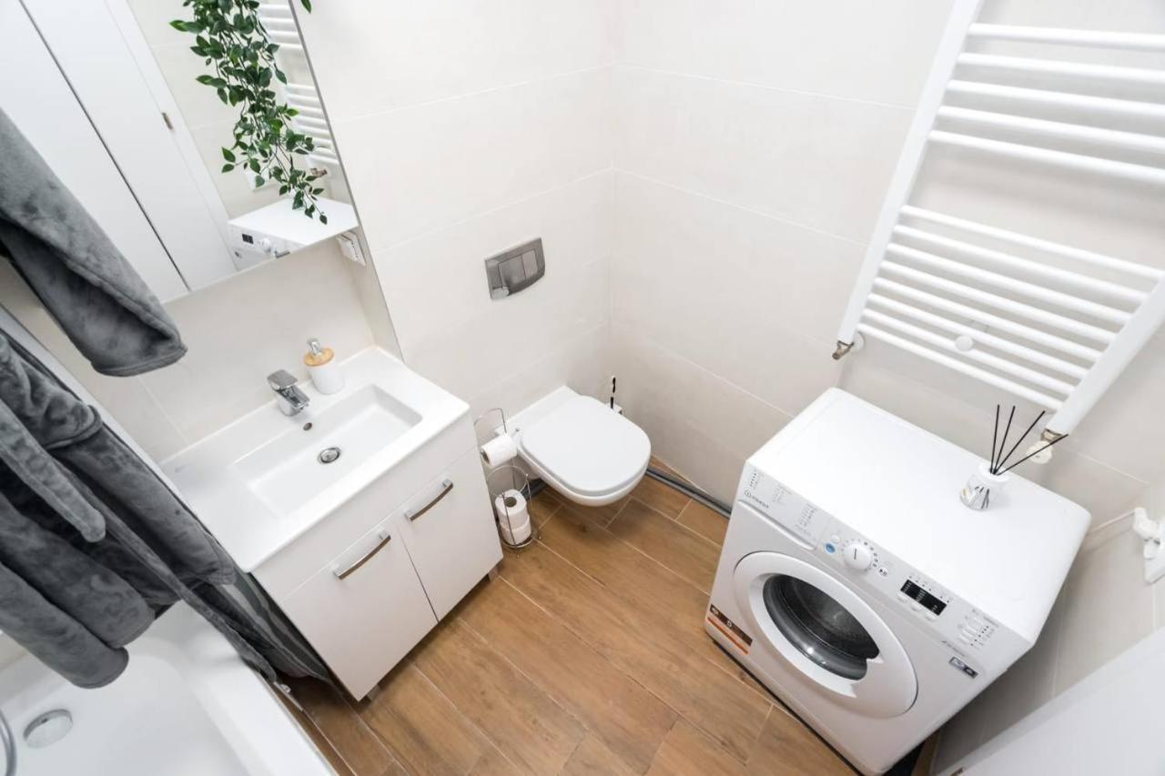 Carol New Building With Balcony Apartment Bucureşti Ngoại thất bức ảnh